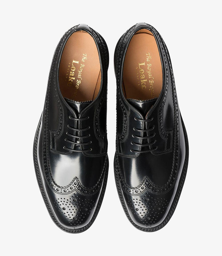 Seen from above, the Loake Royal Brogue’s rounded toe and generous fit are emphasized, with the full lace closure and brogue detailing accentuating its timeless design. The smooth leather lining is just visible at the collar, reflecting the shoe’s commitment to comfort.